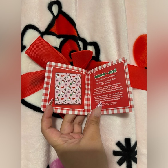 Hello Kitty Christmas Throw Blanket - Picture 2 of 2